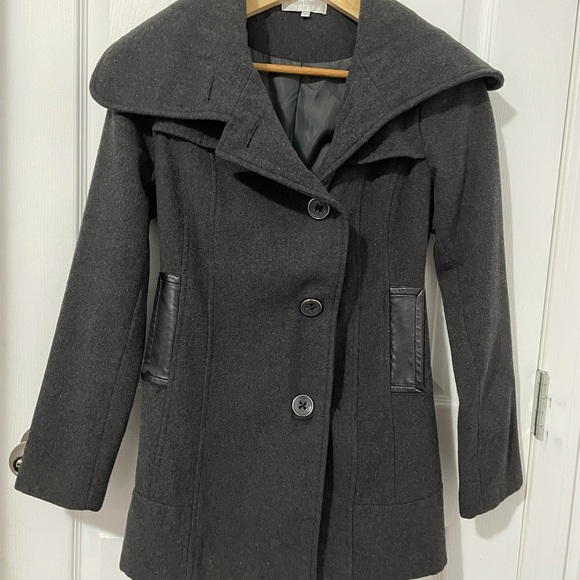 Coat - Picture 3 of 3